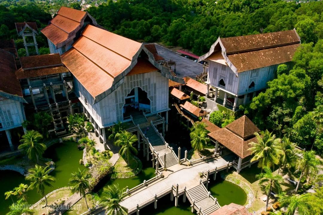Muzium Negeri Terengganu - muzium terbesar Malaysia berhampiran homestay Kuala Terengganu